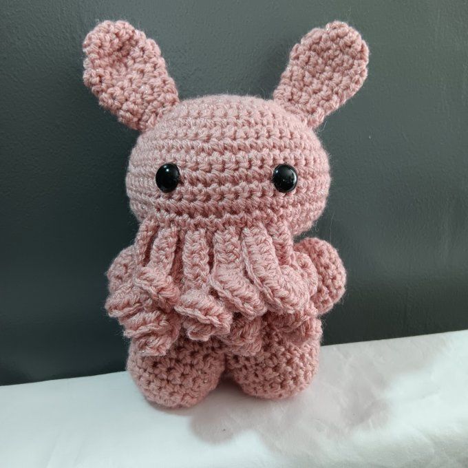 Baby Cthulhu Lapin Rose